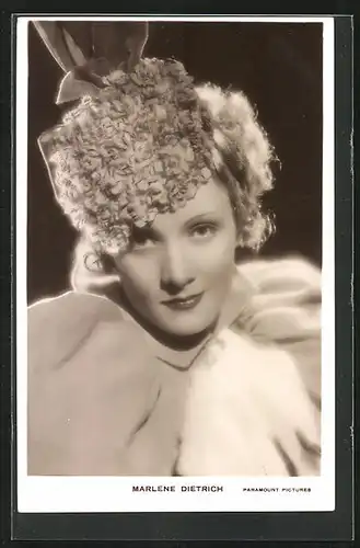 AK Schauspielerin Marlene Dietrich mit extravagantem Hut