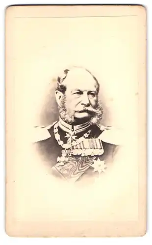 Fotografie Portrait Kaiser Wilhelm I. in Paradeuniform mit Ordenspange