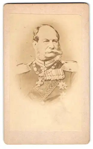 Fotografie Portrait Kaiser Wilhelm I. in Paradeuniform mit Ordenspange