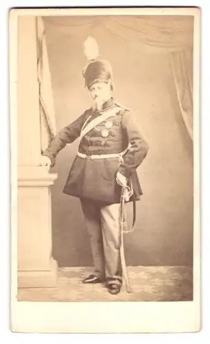 Fotografie Edmond Potonie, Paris, Portrait Friedrich VII. König von Dänemark in Husaren-Uniform