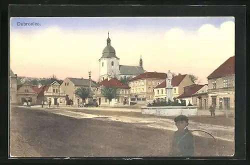 AK Dobrovice, Marktplatz mit Denkmal