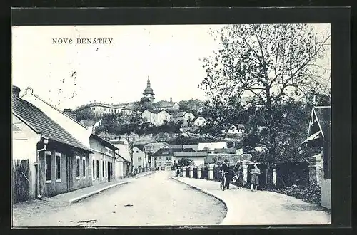 AK Nové Benátky, Strassenpartie mit Ortskern