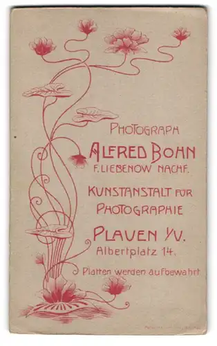 Fotografie Alfred Bohn, Plauen i. V., Albertplatz 14, Pflanze mit Blüten, Vorderseite: Eleganter Herr mit Oberlippenbart