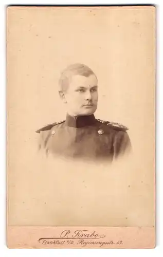 Fotografie P. Krabo, Frankfurt / Oder, Regierungsstrasse 13, Portrait Ulan Einjährig-Freiwilliger im Regiment 3