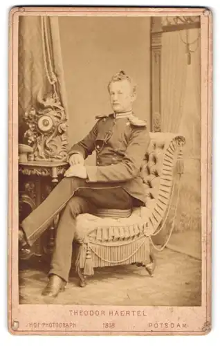 Fotografie Theodor Haertel, Potsdam, Charlottenstrasse 25, Ulan im 1. Garde-Ulanen-Regiment