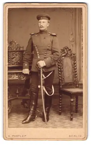 Fotografie E. Postlep, Berlin, Chausseestrasse 5, Ulan im 2. Garde-Ulanen-Regiment