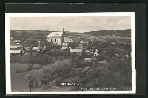 AK Pribyslavice, Kirche im Ortsbild, Kostel