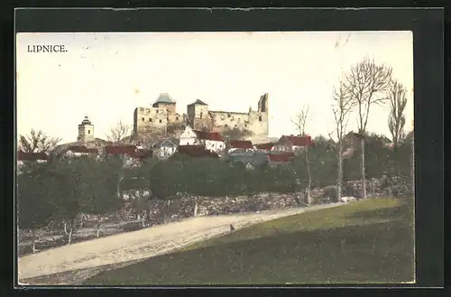 AK Lipnice, Burgruine im Ortsbild