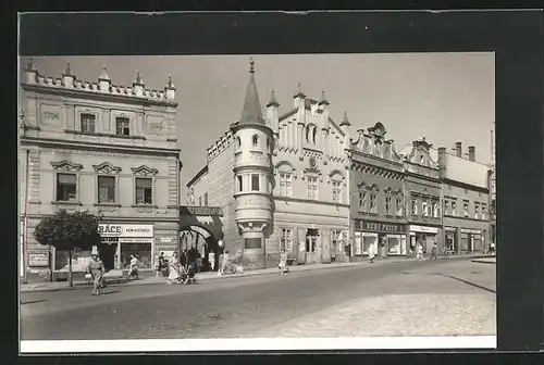 AK Havlickuv Brod, Strassenpartie mit Geschäften