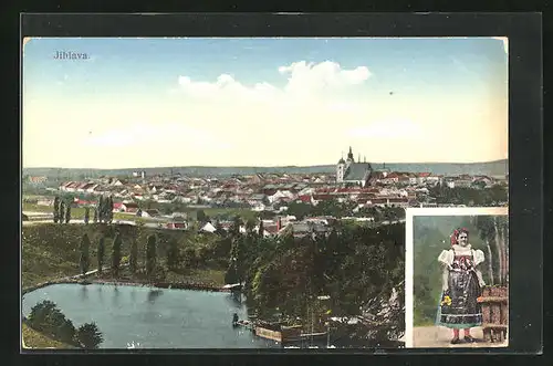 AK Jihlava, Panoramablick auf die Stadt, Frau in Tracht