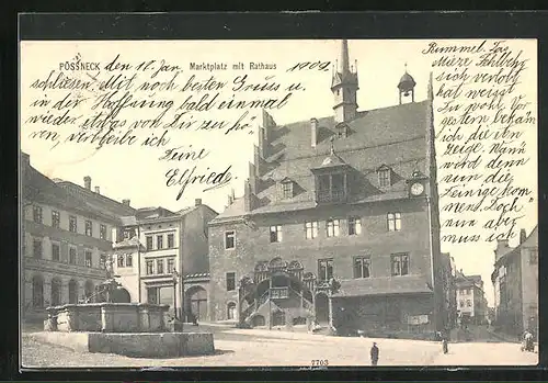AK Pössneck, Marktplatz mit Rathaus und Brunnen