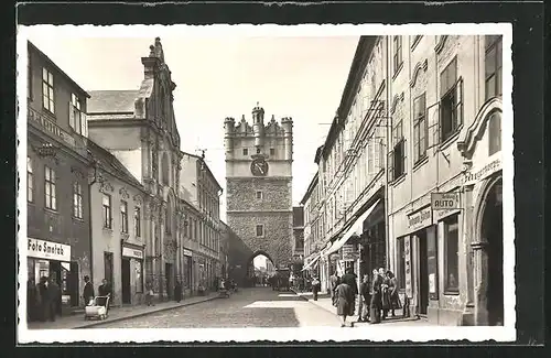 AK Iglau, Strasse Frauengasse mit Frauentor