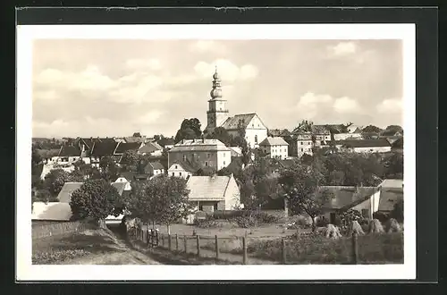 AK Mesto Zdar, Blick auf den Ort mit Kirche