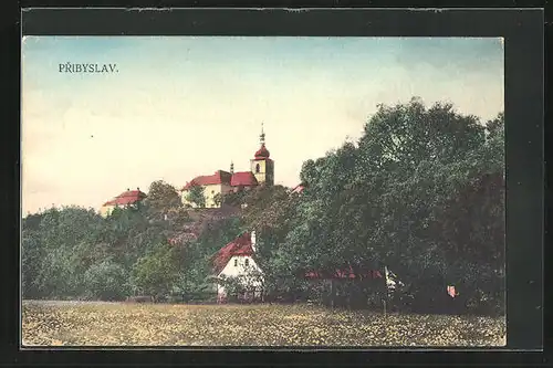 AK Pribyslav, Kirche im Ort mit Feldern