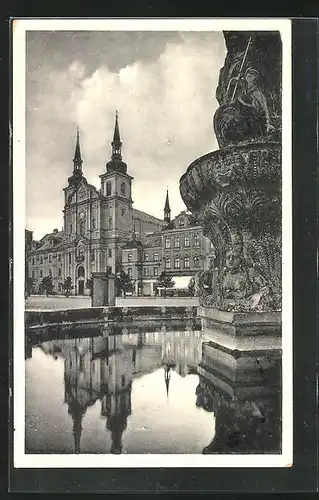 AK Iglau, Blick vom Brunnen zur Kirche