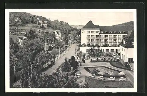 AK Oberschlema i. Erzgeb., Strassenpartie mit Gasthaus