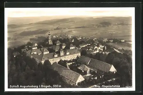 AK Augustusburg i. Erzgeb., Schloss Augustusburg, Fliegeraufnahme