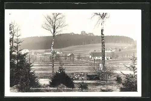 AK Slunecna, Häuser auf einem Hügel