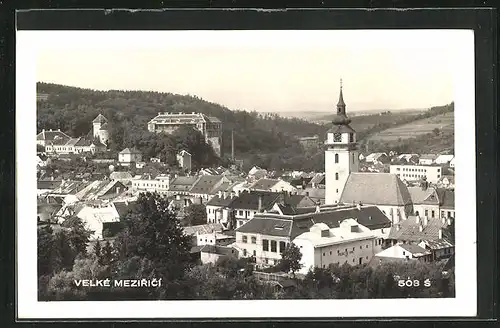 AK Velke Mezirici, Kirche im Ort, Schloss