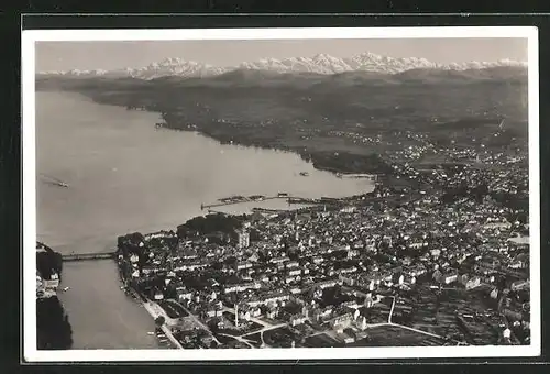 AK Konstanz /Bodensee, Ortsblick mit See im Hintergrund