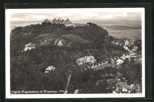 AK Augustusburg /Erzgebirge, Schloss Augustusburg mit Wald