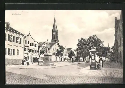 AK Kelheim, Hauptstrasse mit Kirche, Denkmal und Wettersäule