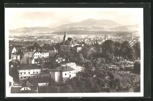 AK Frydek, Blick über die gesamte Stadt auf die Berge