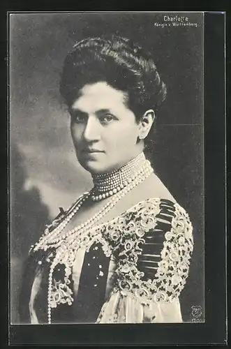 AK Königin Charlotte von Württemberg, im festlichen Kleid mit Perlen behangen portraitiert