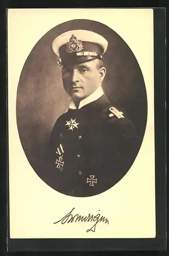 AK U-Boot, Kapitänleutnant Weddigen, Portrait in Uniform mit Eisernem Kreuz und Mütze