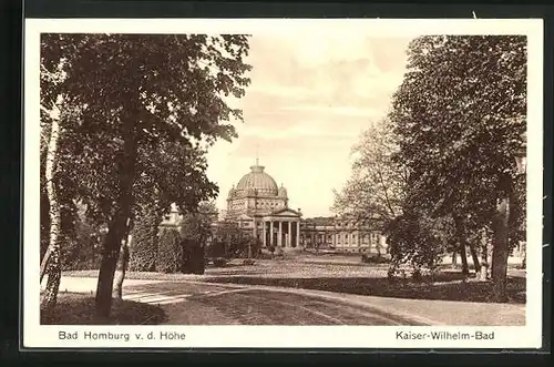 AK Bad Homburg v.d. Höhe, in den Anlagen vor dem Kaiser-Wilhelm-Bad