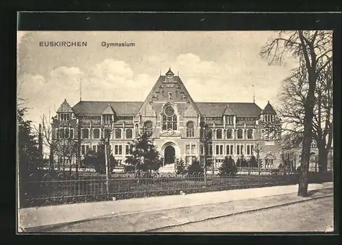 AK Euskirchen, Grünanlagen vor dem Gymnasium