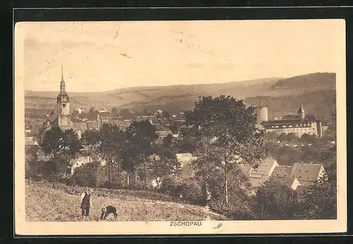 AK Zschopau, Arbeit auf dem Feld, Blick auf die Kirche im Ort