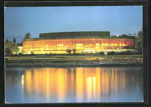 AK Linz a.Donau, moderne Architektur, das Brucknerhaus in Festbeleuchtung