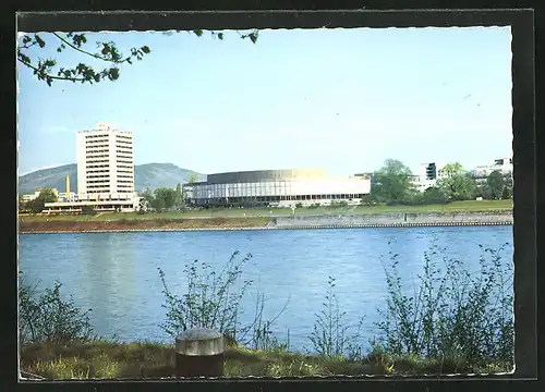 AK Linz a. Donau, moderne Architektur, das Brucknerhaus und Tourhotel am Donauufer