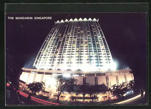 AK Singapore, moderne Architektur, Tha Mandarin, Fassade bei Nacht