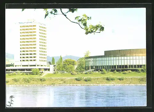 AK Linz a.D., moderne Architektur, Tourhotel und Brucknerhaus mit Parkanlagen davor