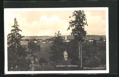 AK Jarosov, Partie am Fluss, Blick zur Kirche im Ort