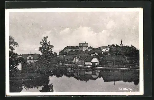 AK Oparany, Blick vom Teich auf die Wohnhäuser
