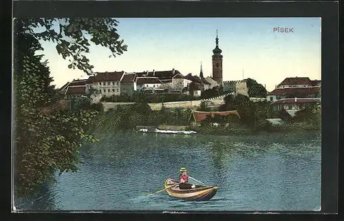 AK Pisek, Blick auf die Stadt, die Alte Stadtmauer und die Kirche