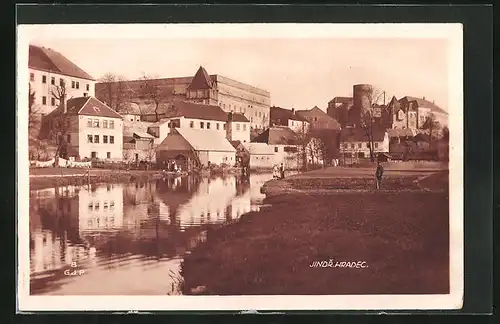 AK Neuhaus / Jindrichuv Hradec, Blick vom Flussufer zur Burg