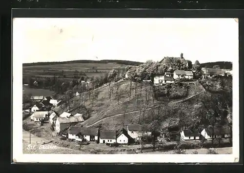 AK Str. Skalice, der kleine Ort mit der Kirche auf dem Hügel