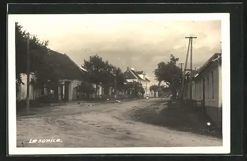 AK Lesonice, Ausblick in eine Strasse