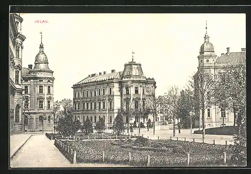 AK Iglau, Ortspartie mit Stadthäusern und Anlagen