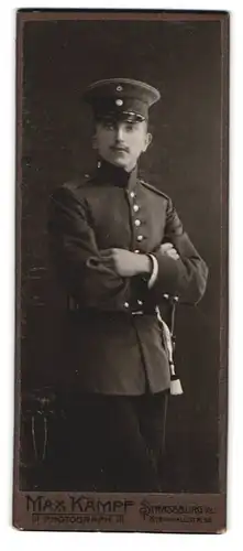 Fotografie Max Kämpf, Strassburg i. E., Steinwallstrasse 56, Soldat des Königl. Sächs. 6. Inf. Rgt. Nr. 105 mit Bajonett