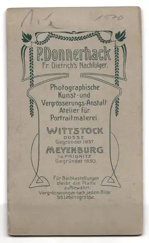 Fotografie P. Donnerhack, Wittstock / Dosse, Feuerwehr, Feuerwehrmann, Brandmeister in Uniform mit Mütze