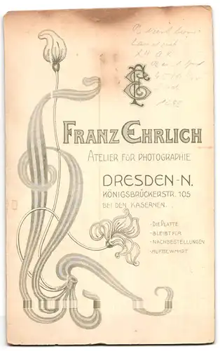 Fotografie Franz Ehrlich, Dresden, Königsbrückerstr. 105, Uffz. der Landwehr in Uniform mit Mantel & Schirmmütze