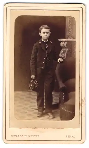 Fotografie Martin Favereaux, Reims / Marne, 80 Rue du Bourg St. Denis, Kadett in Uniform mit Mütze