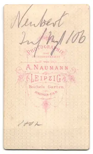 Fotografie A. Naumannn, Leipzig, Dorotheenstr. 12, Kadett Neubert im Inf.-Rgt. 106