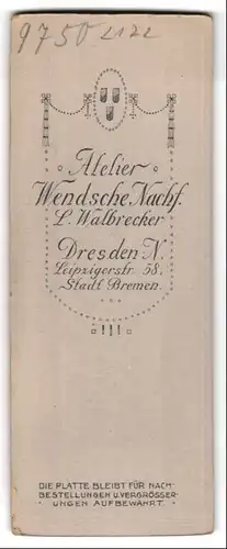 Fotografie L. Walbrecker, Dresden, Leipzigerstr. 58, Med. Krankenkenträger in Uniform mit Bajonett