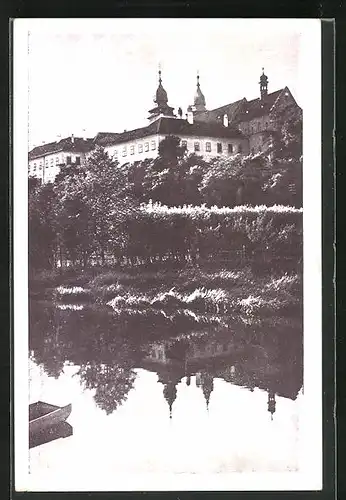 AK Trebitsch /Trebic, Zámek, Blick vom Fluss zum Schloss